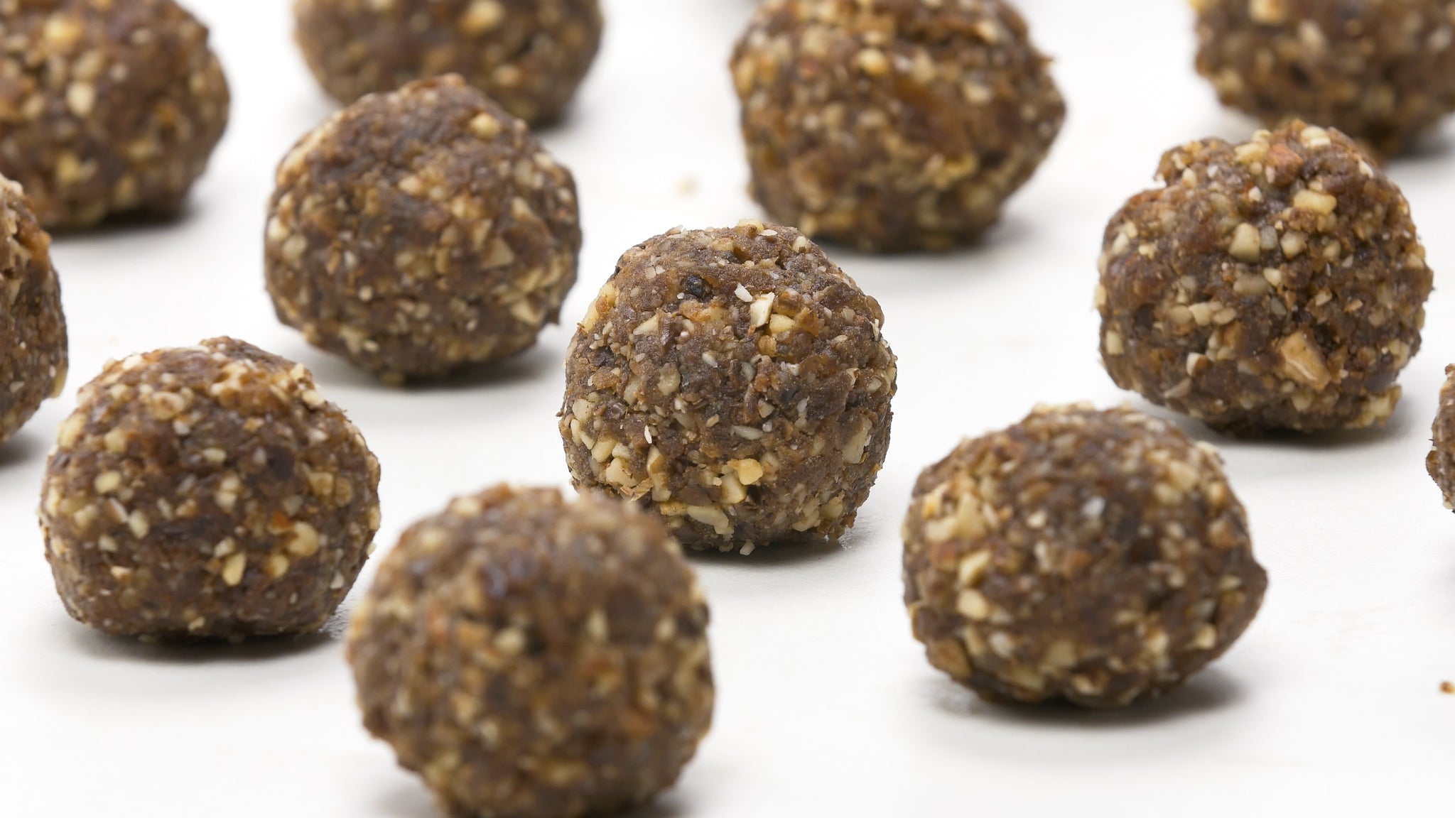 Raw Brownie Bites Recipe: Paleo or Vegan!